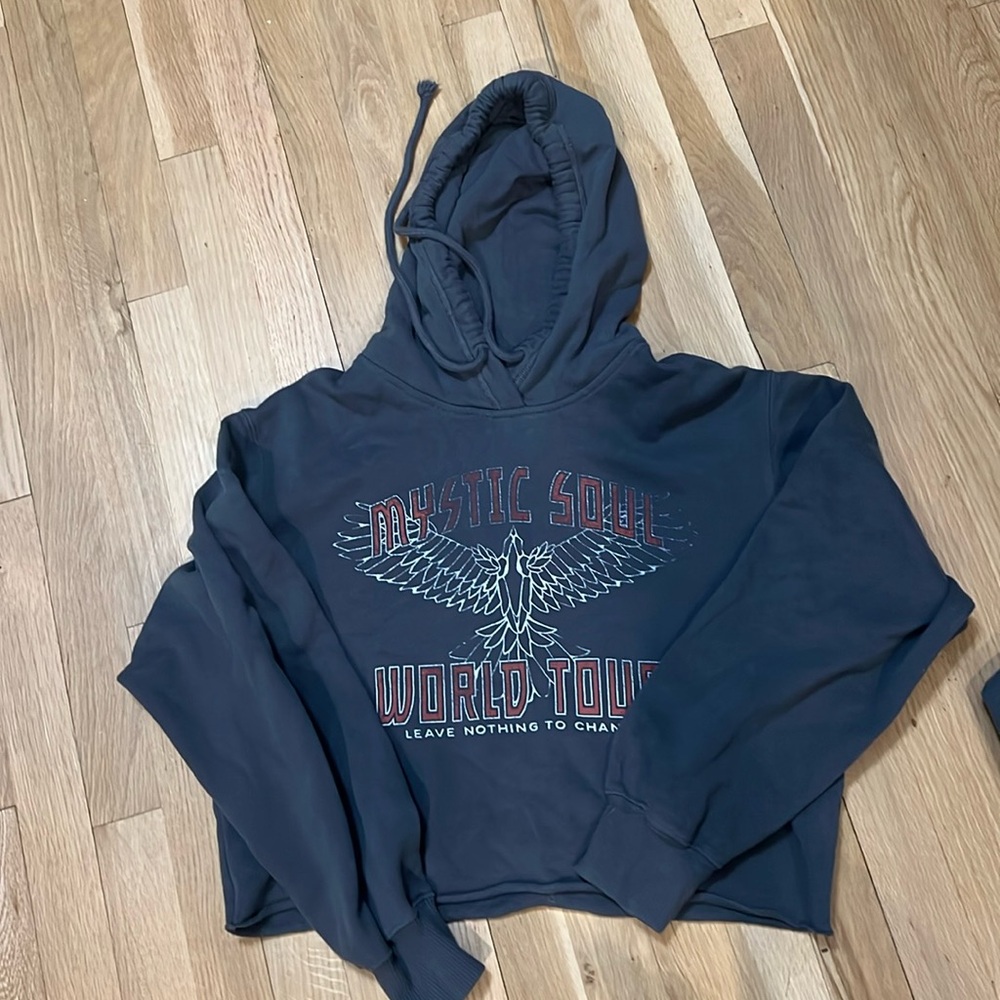 Hollister cropped girls hoodie, Mystic soul world tour